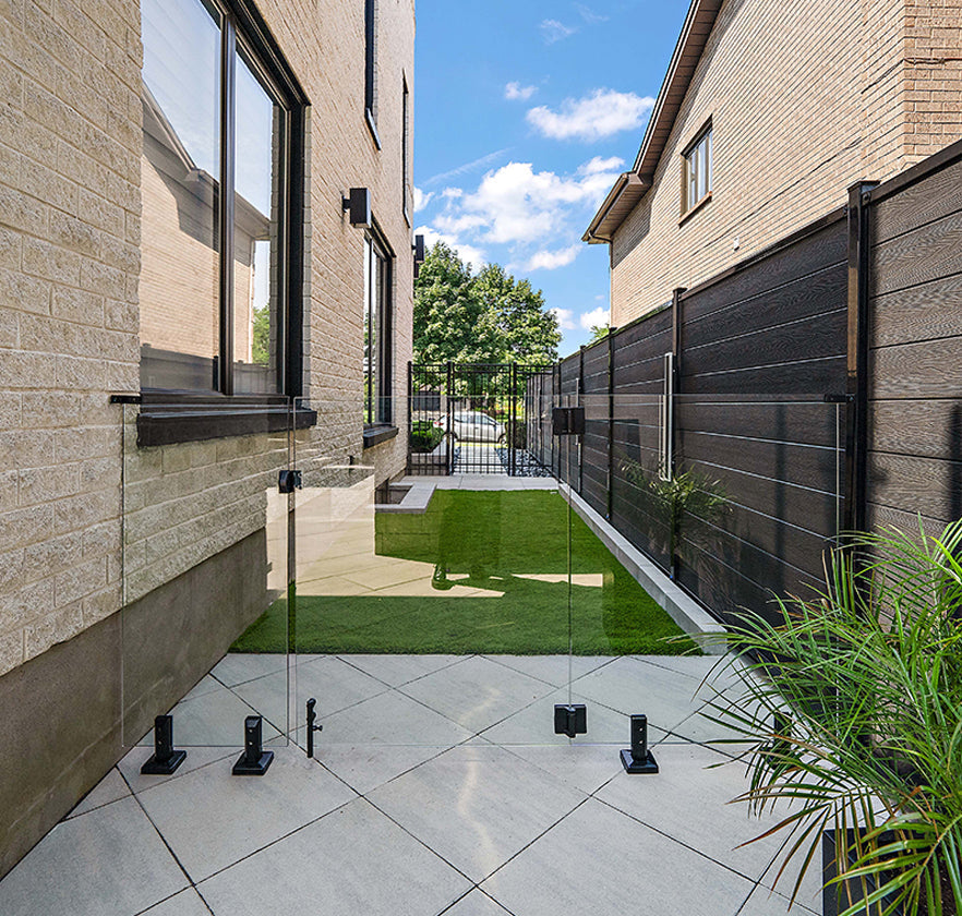 Clôture en verre trempé : un choix moderne pour votre espace extérieur