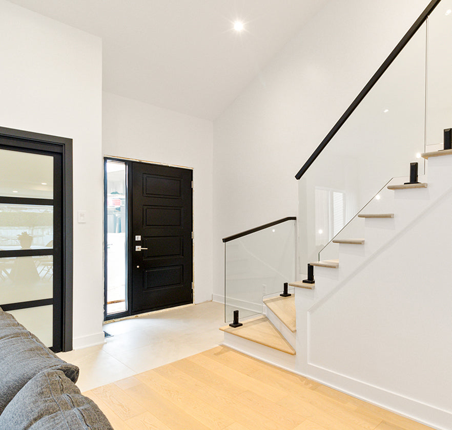 Comment intégrer une balustrade en verre dans vos escaliers